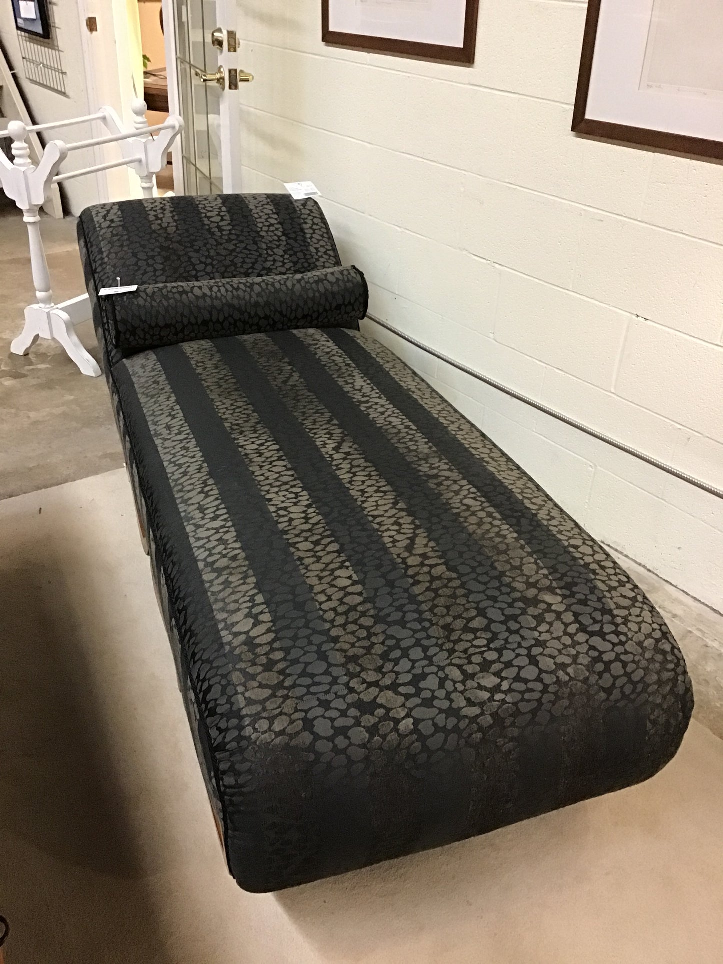 Vintage Style Chaise & Bolster