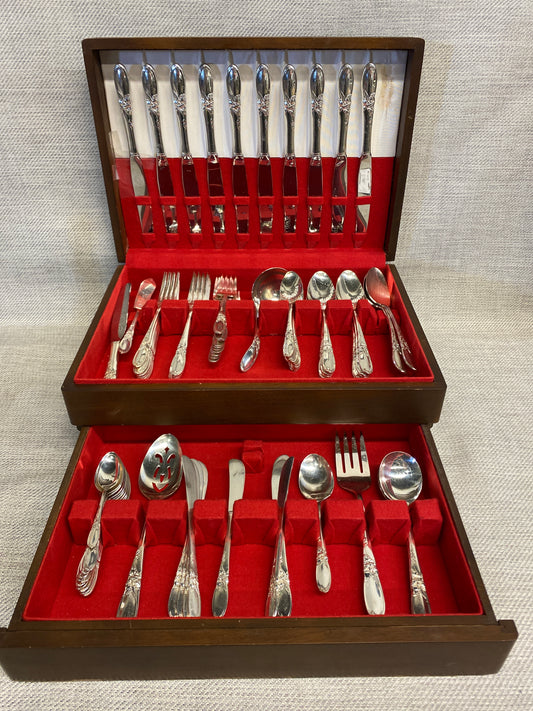 Community Flatware - 7PC Setting For 10 +