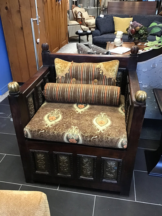 Unique! Throne Chair