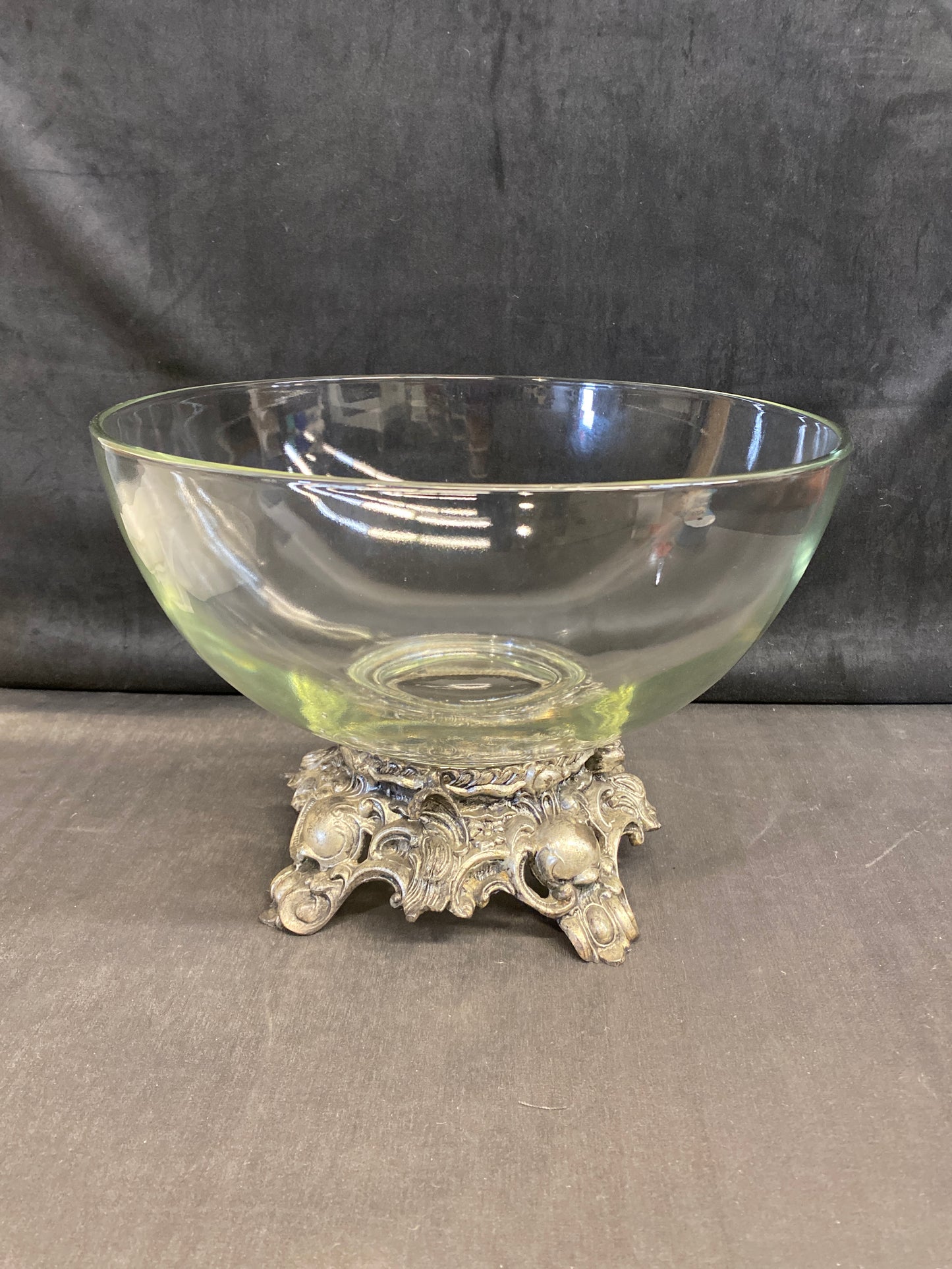 2PC Large Glass Bowl On Stand