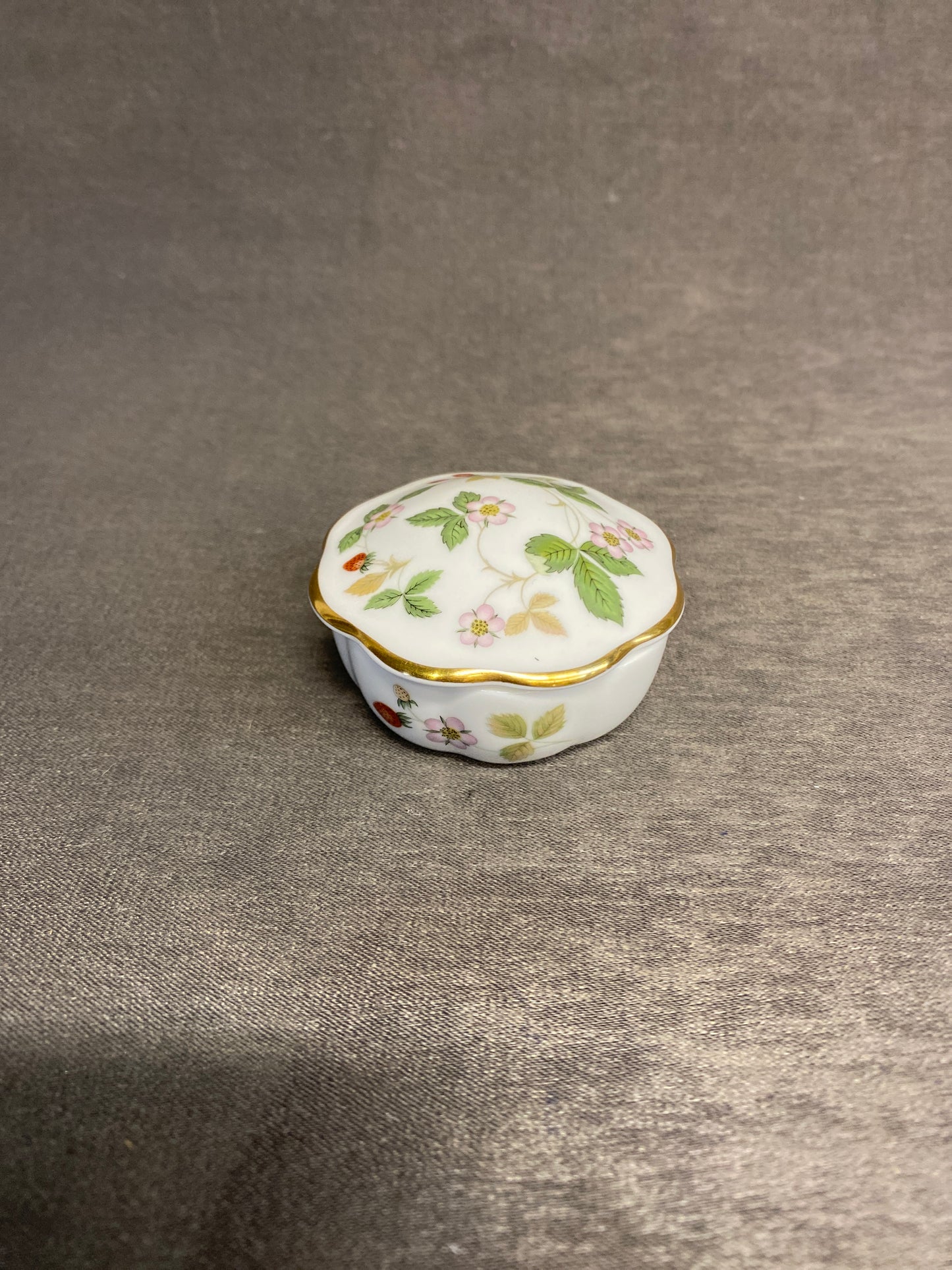 Wedgwood "Wild Strawberry" Small Trinket Box