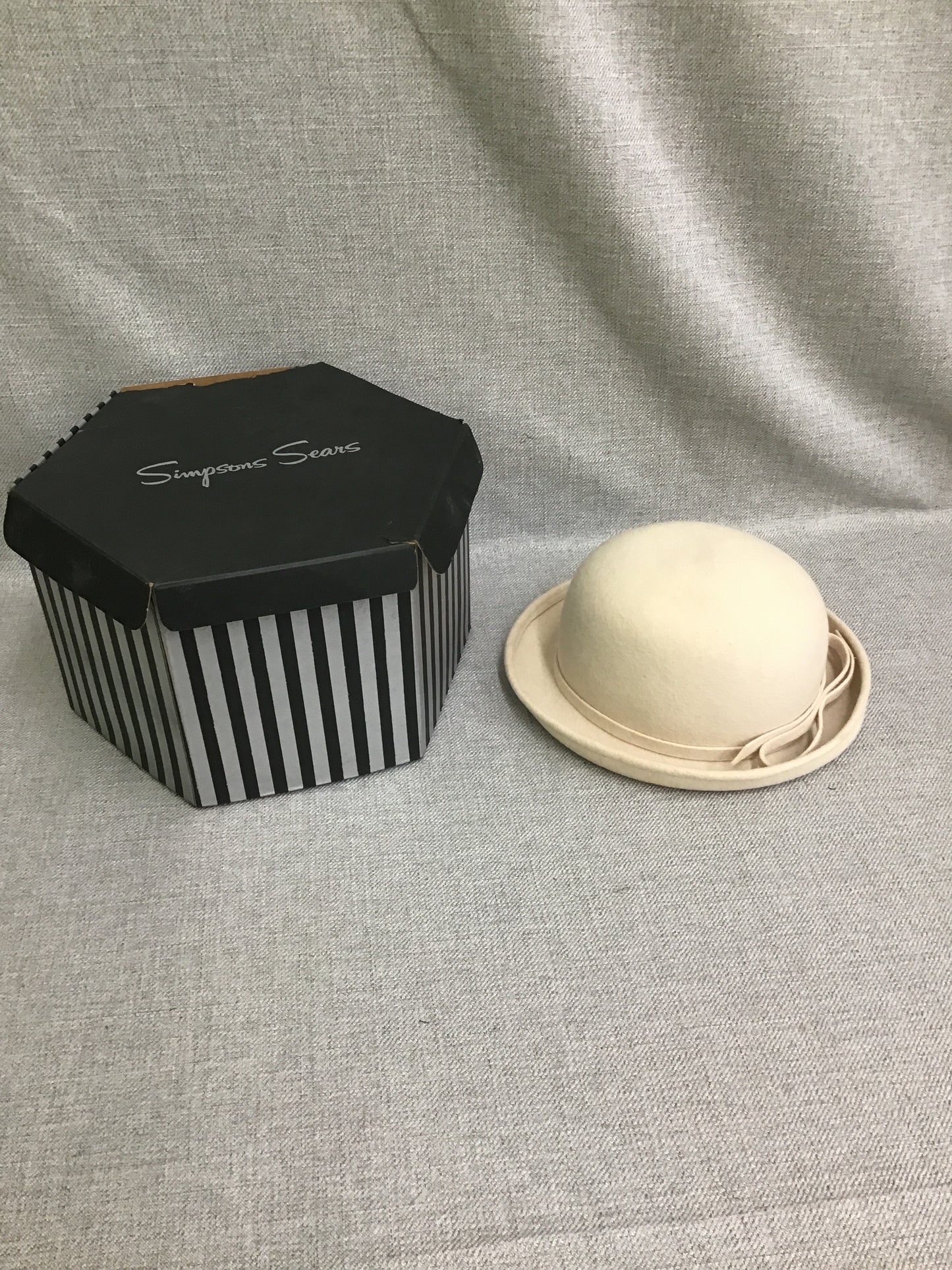 Vintage 'Doeskin' Wool Ladies Hat