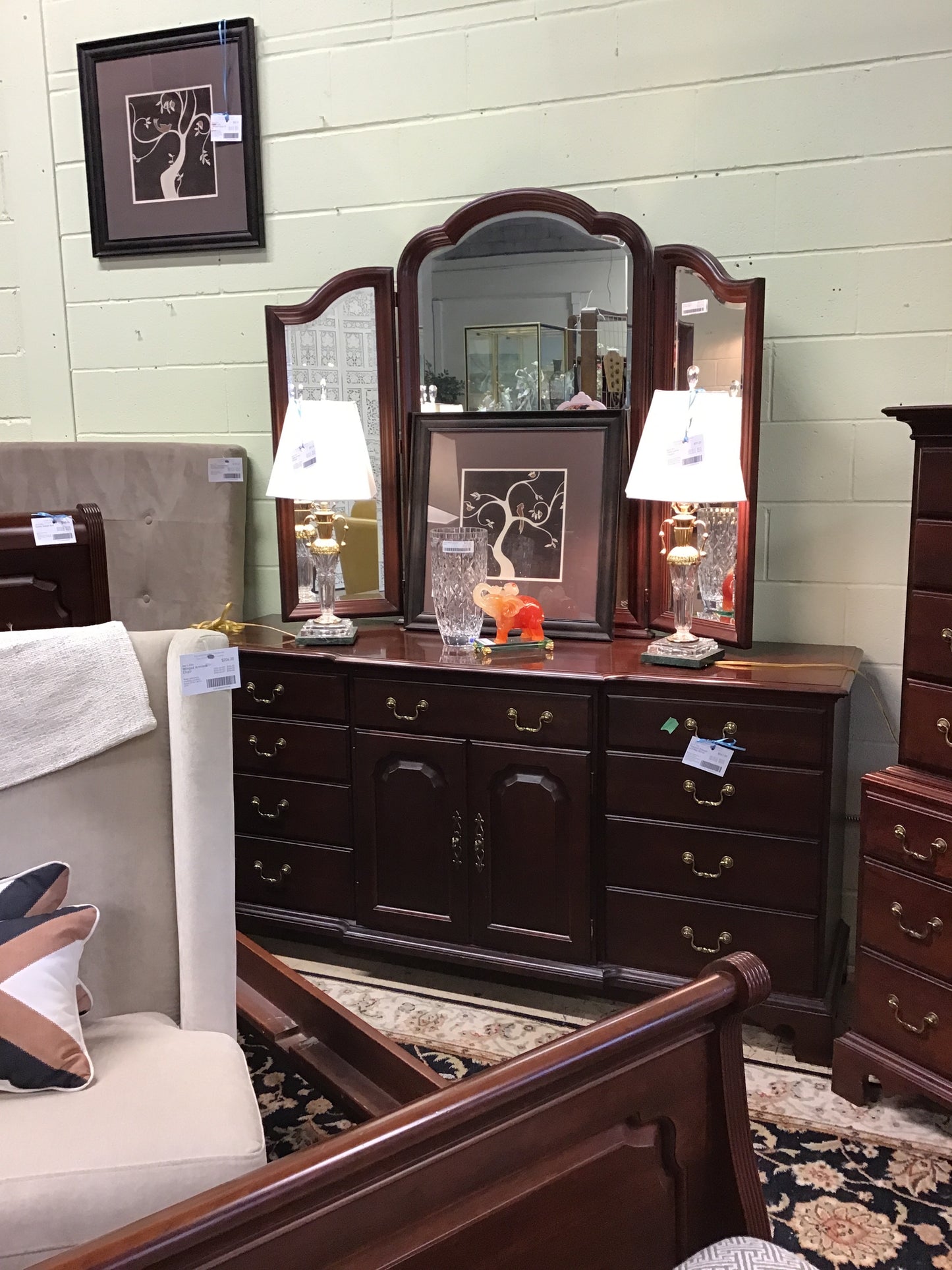 Newport Dresser w/3 Way Mirror