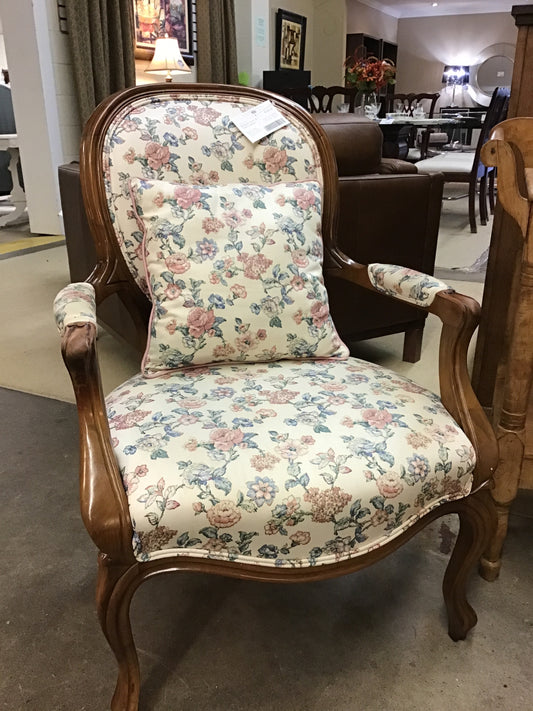 Bergere Chair & 1 Toss Cushion