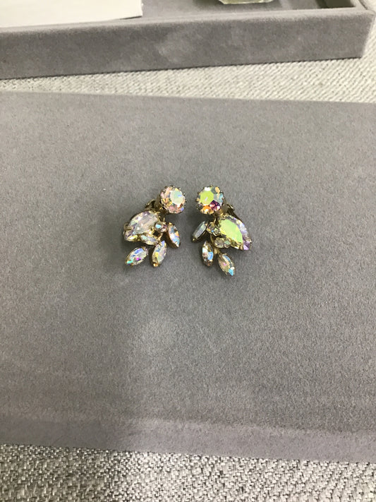 Beautiful! Pair Sparkly Clip-On Earrings