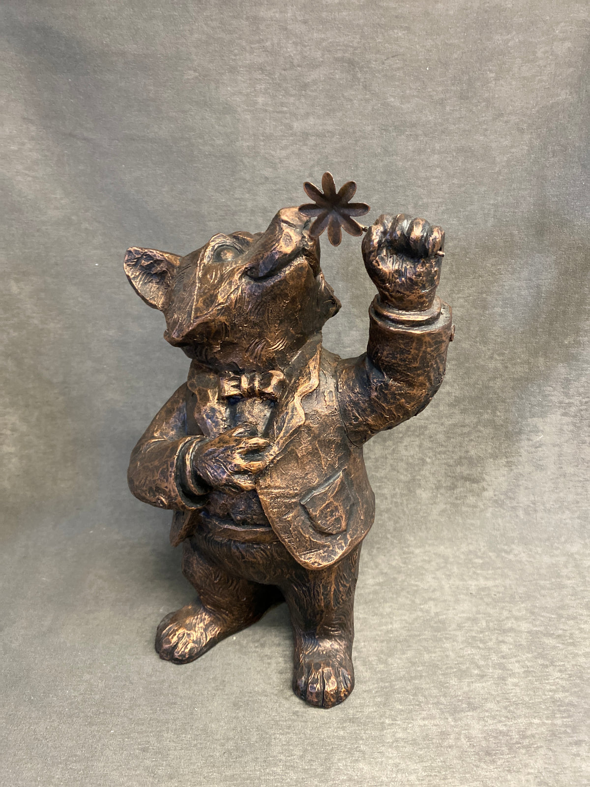 New Creative Sculpture - Badger With Flower
