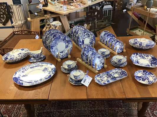 Royal Crown Derby 'Blue Mikado' 8 Place Set