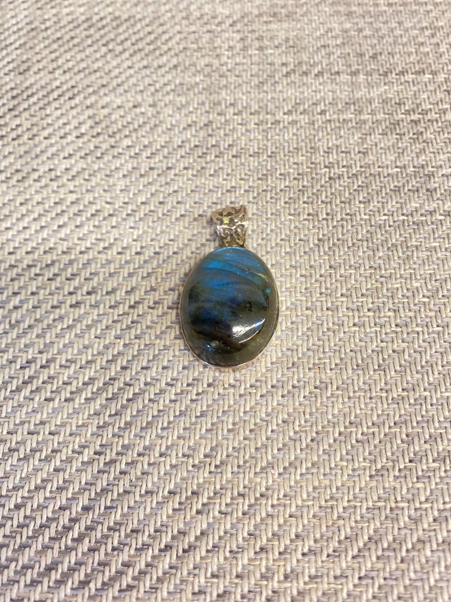 925 Silver Pendant - Labradorite