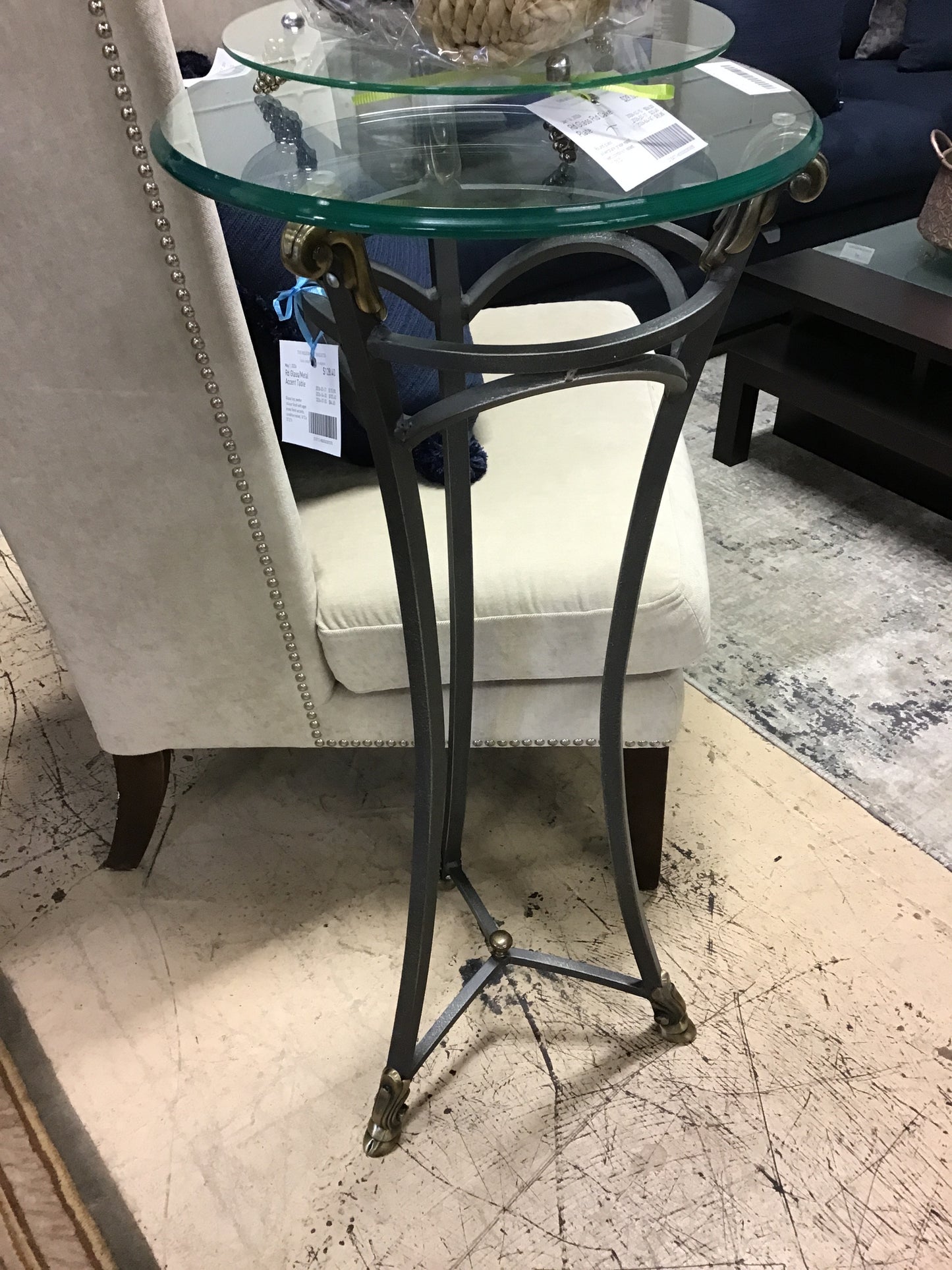 Rd Glass/Metal Accent Table