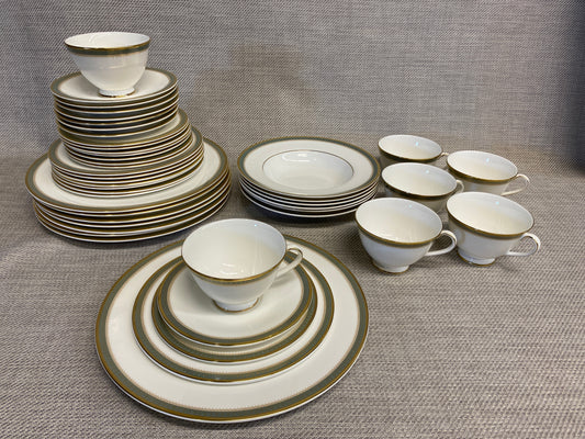 Royal Doulton "Clarendon" 6PC Setting For 6 +