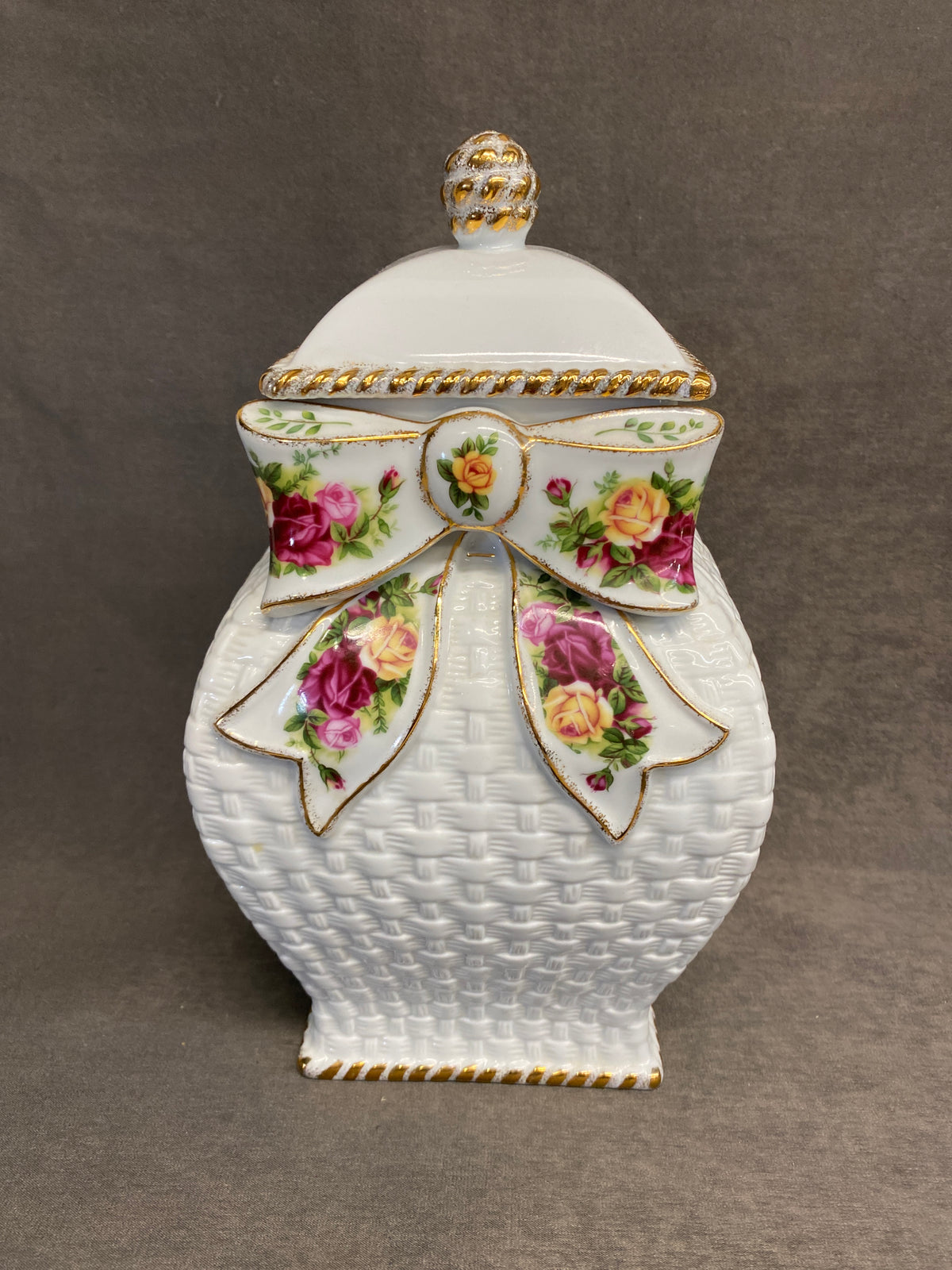 Old Country Roses Cookie Jar