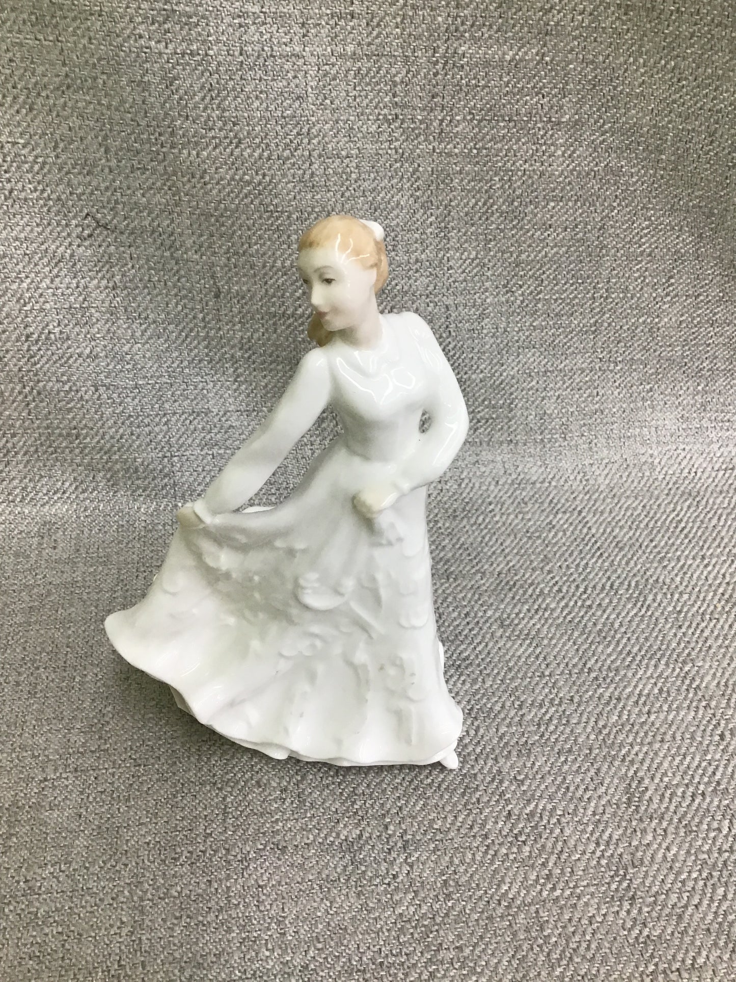Royal Doulton 'Sentiments Happy Anniversary'