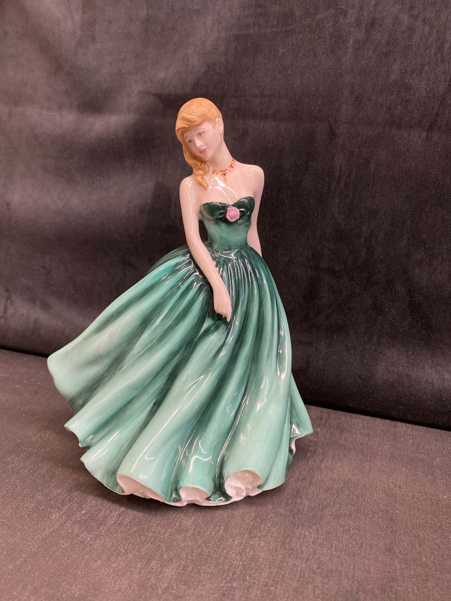 Royal Doulton Figurine "Sarah"