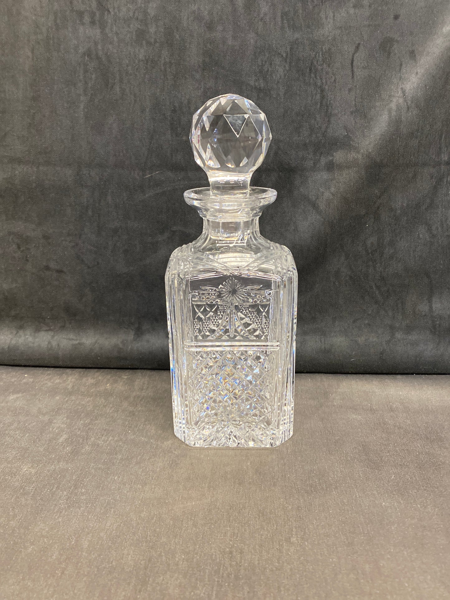 Crytal Decanter w Stopper