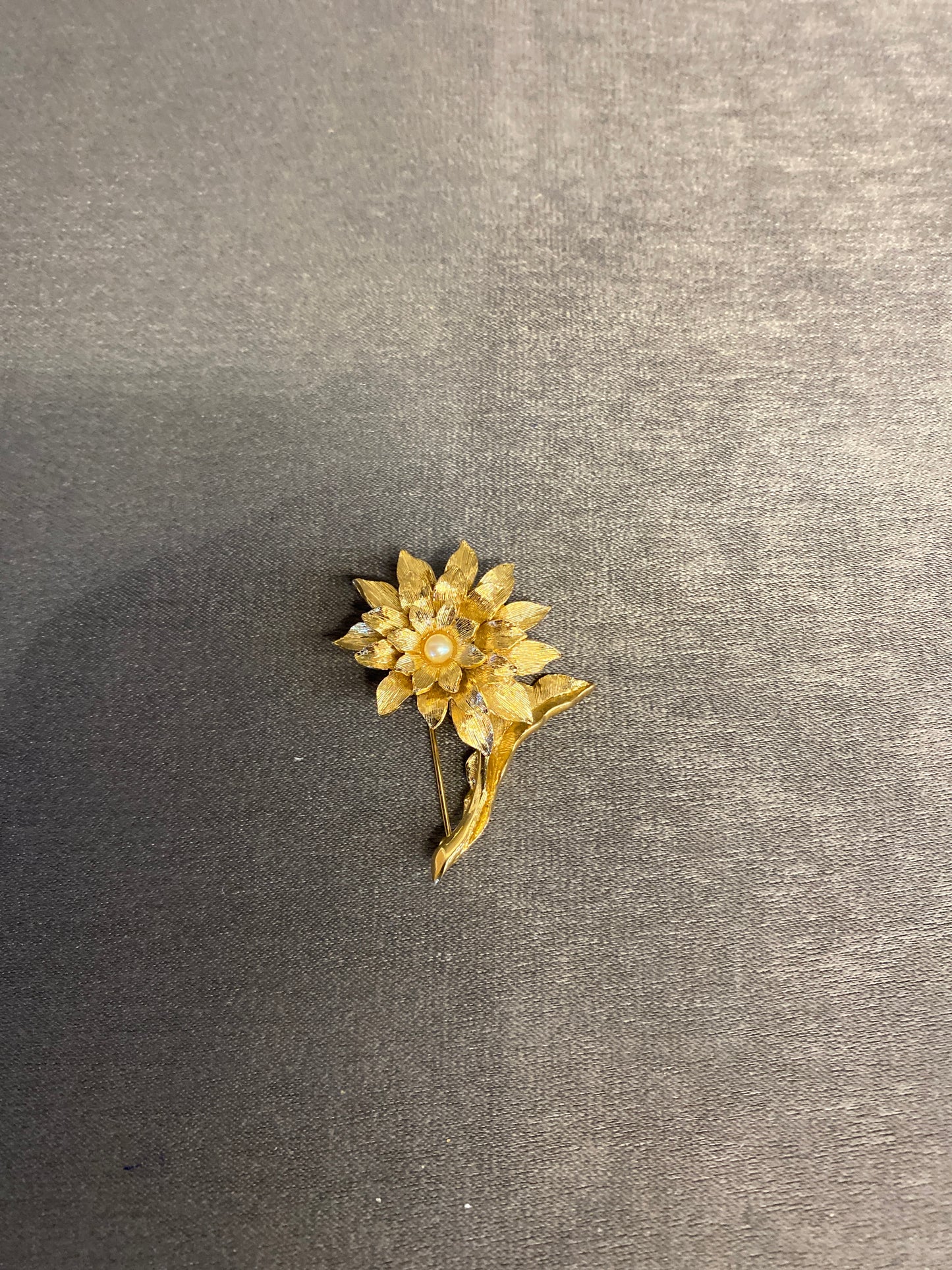 Vintage Brooch - Gold Tone Flower