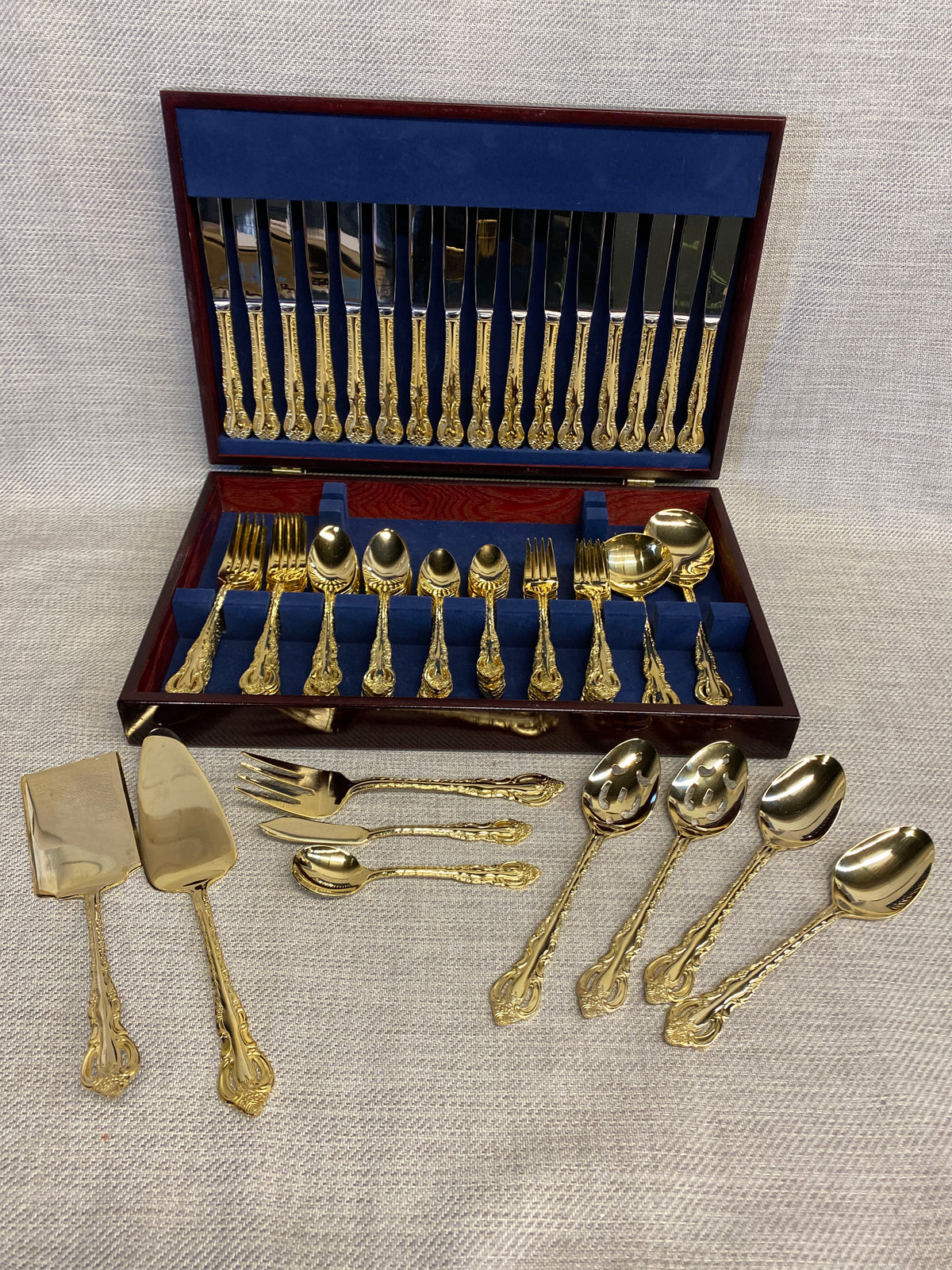 Gold Tone Flatware - 5PC Setting For 16 +