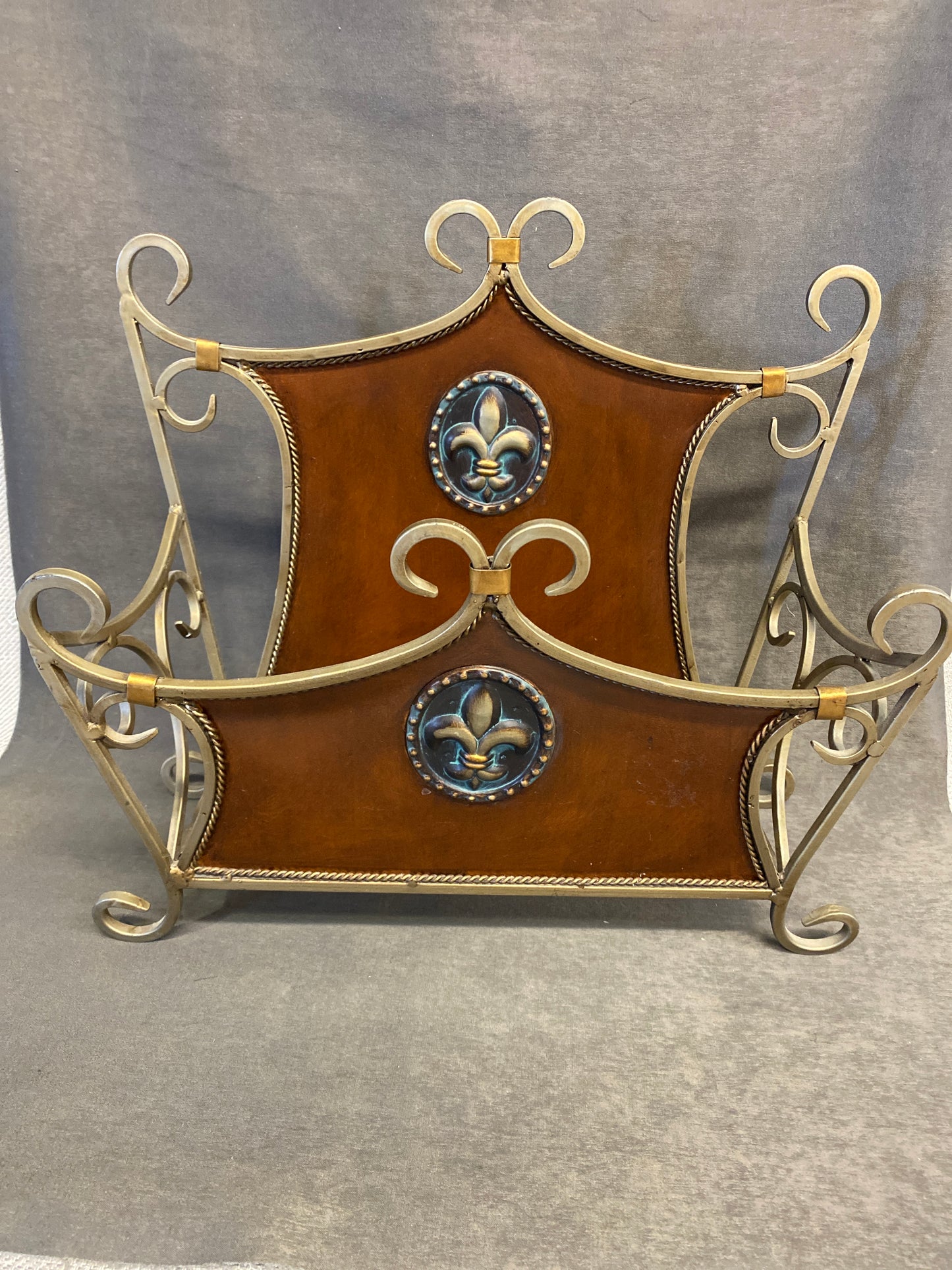 Metal Magazine Rack - Fleur de Lis