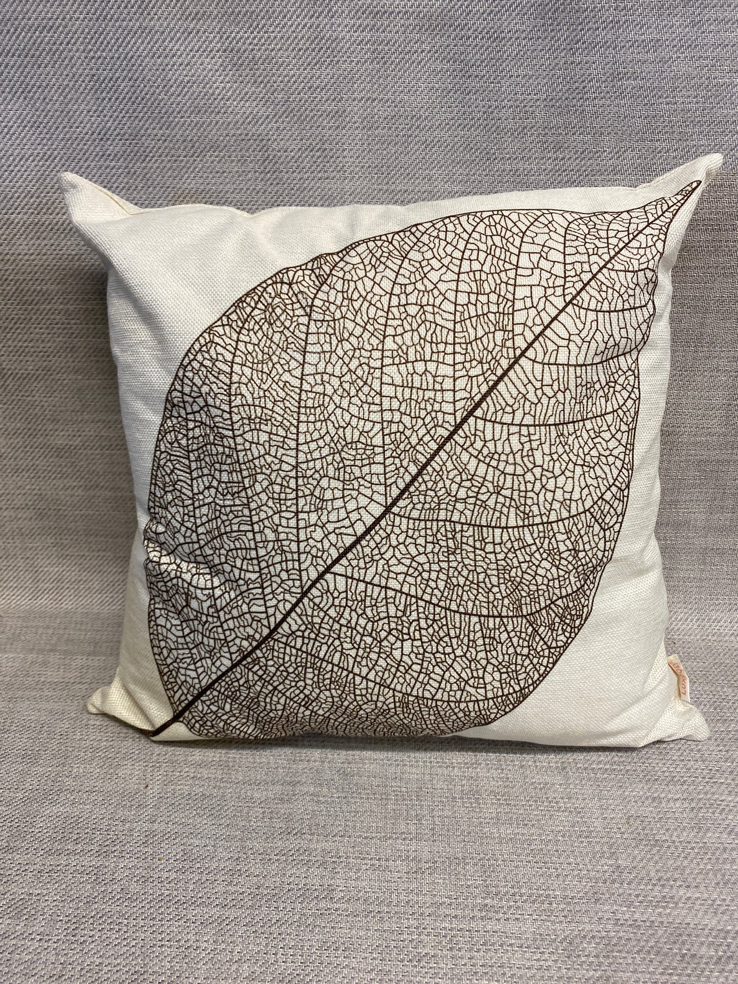 Luxbon Cushion - Leaf