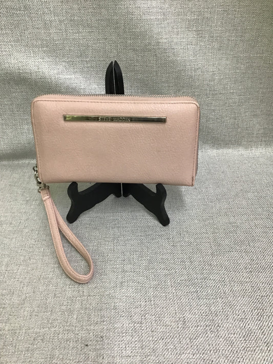 Steve Madden Wristlet