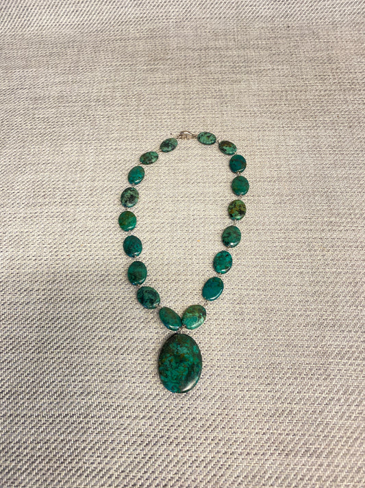 LU Necklace - Green Stone