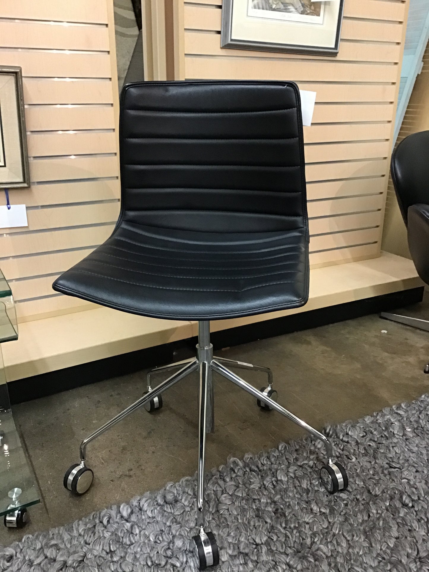 Aper Swivel Chair - Black Leather