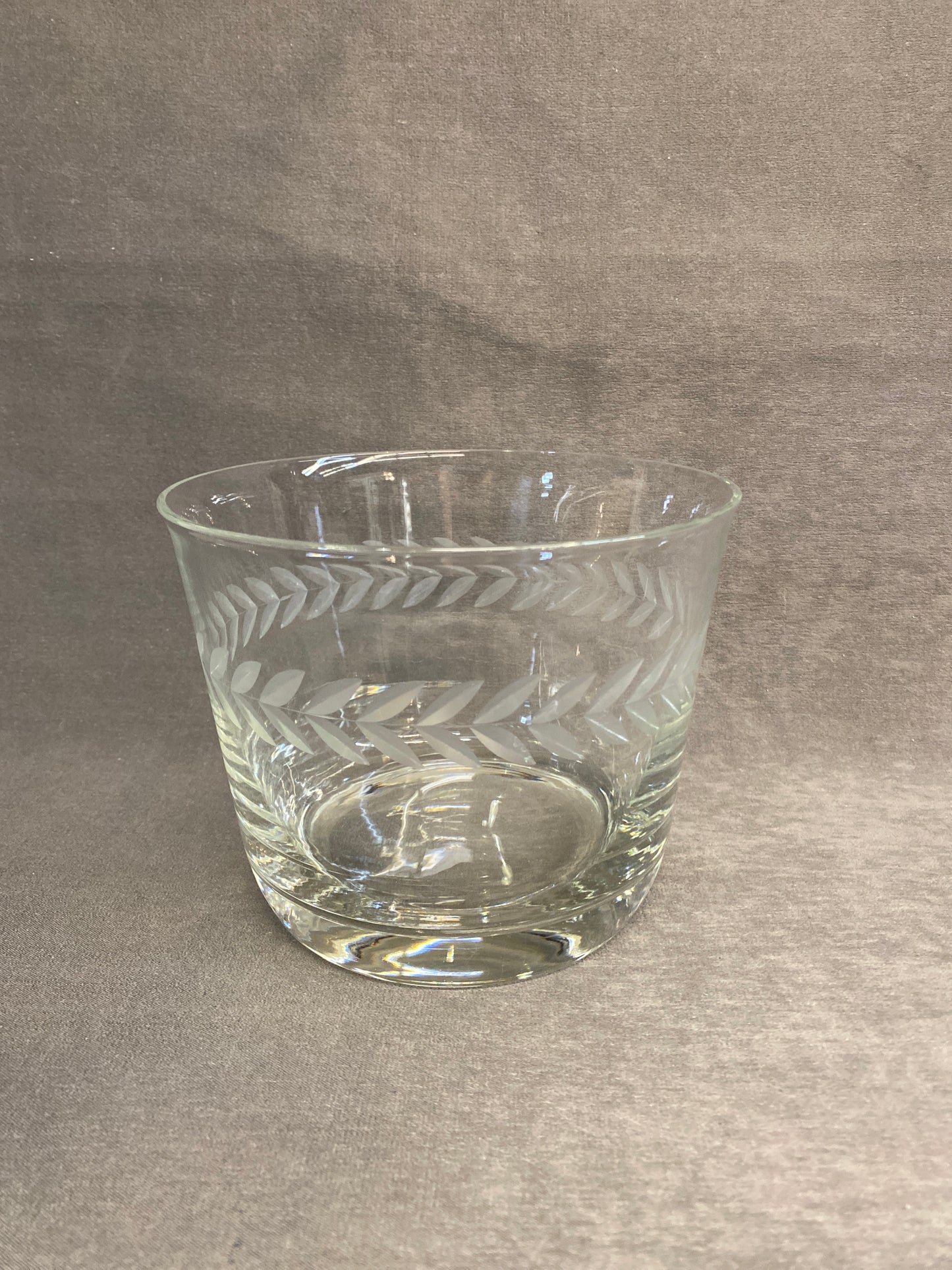 Tiffin Laurel Wreath Ice Bucket