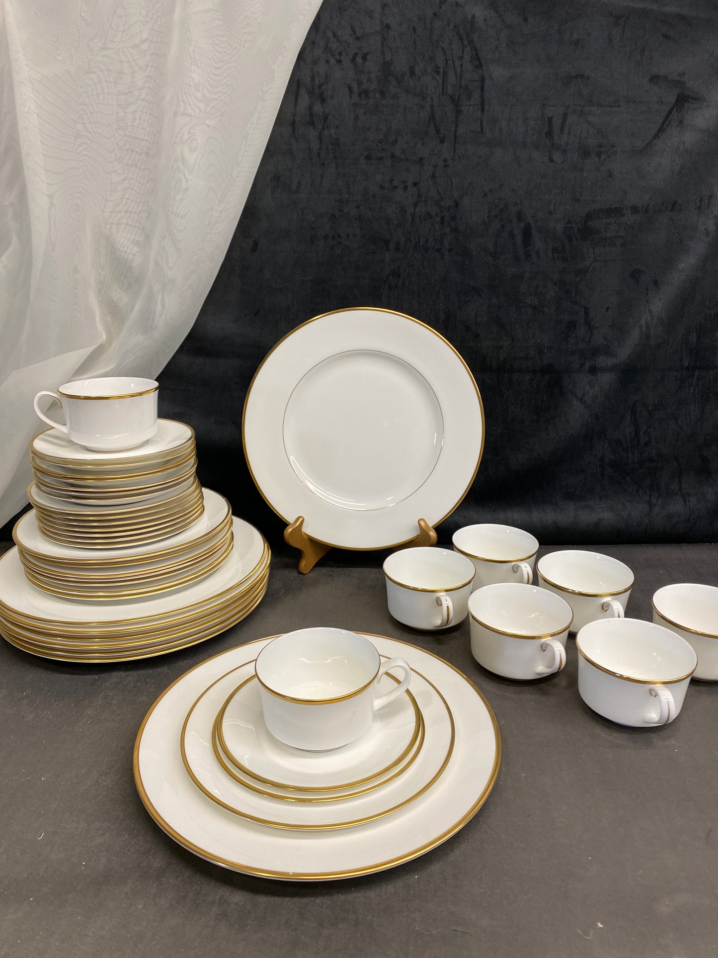 Royal Worcester China 5PC Setting For 8