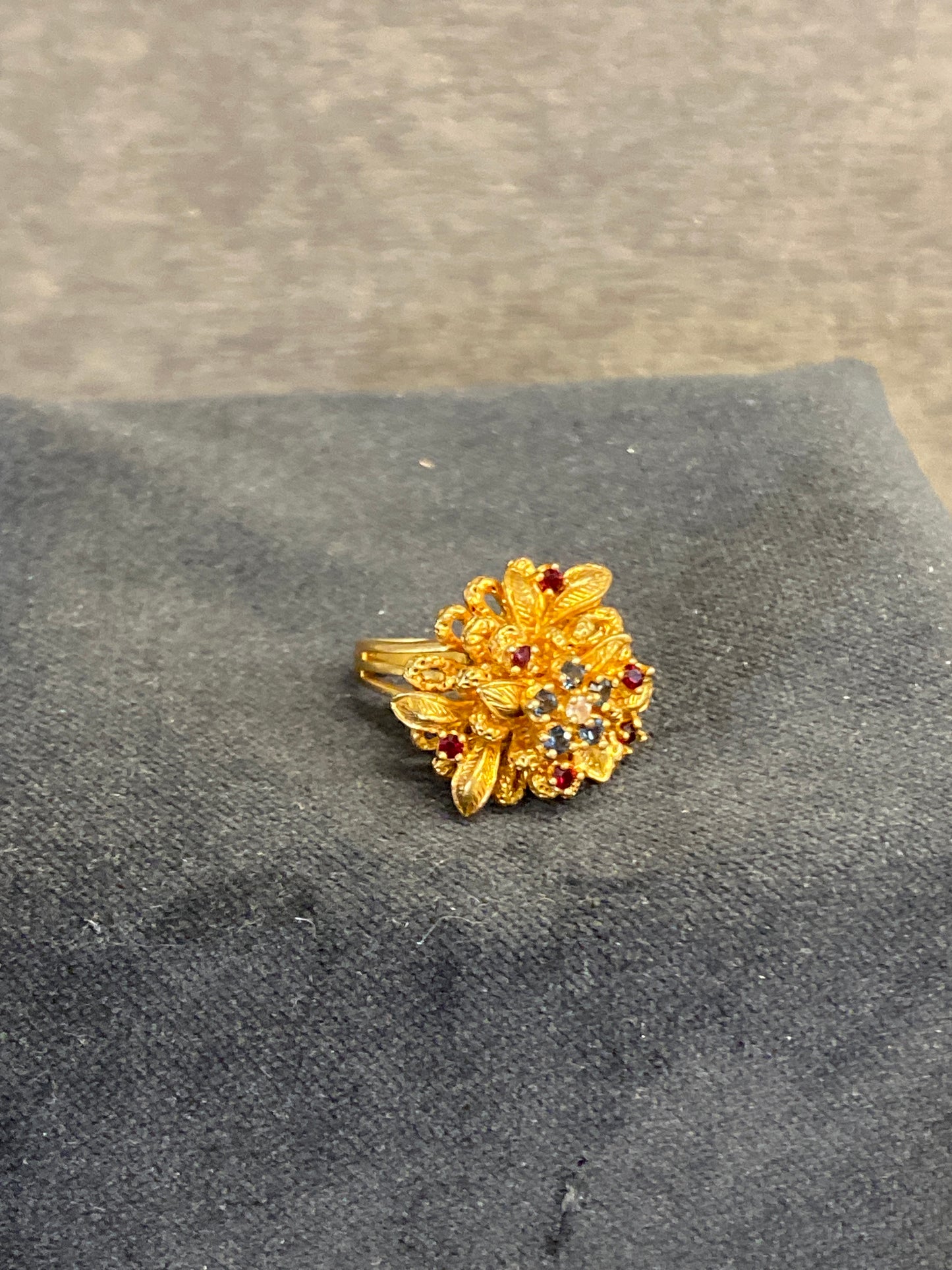 Ring - Gold Tone Flower