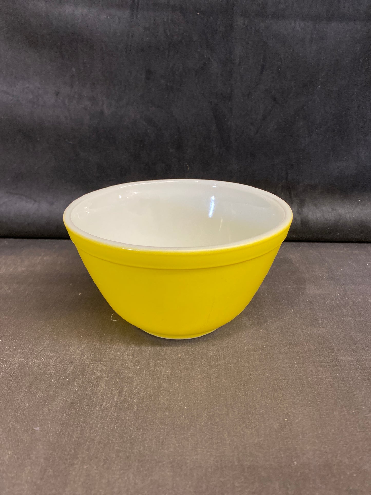 PYREX Mixing Bowl - Yellow