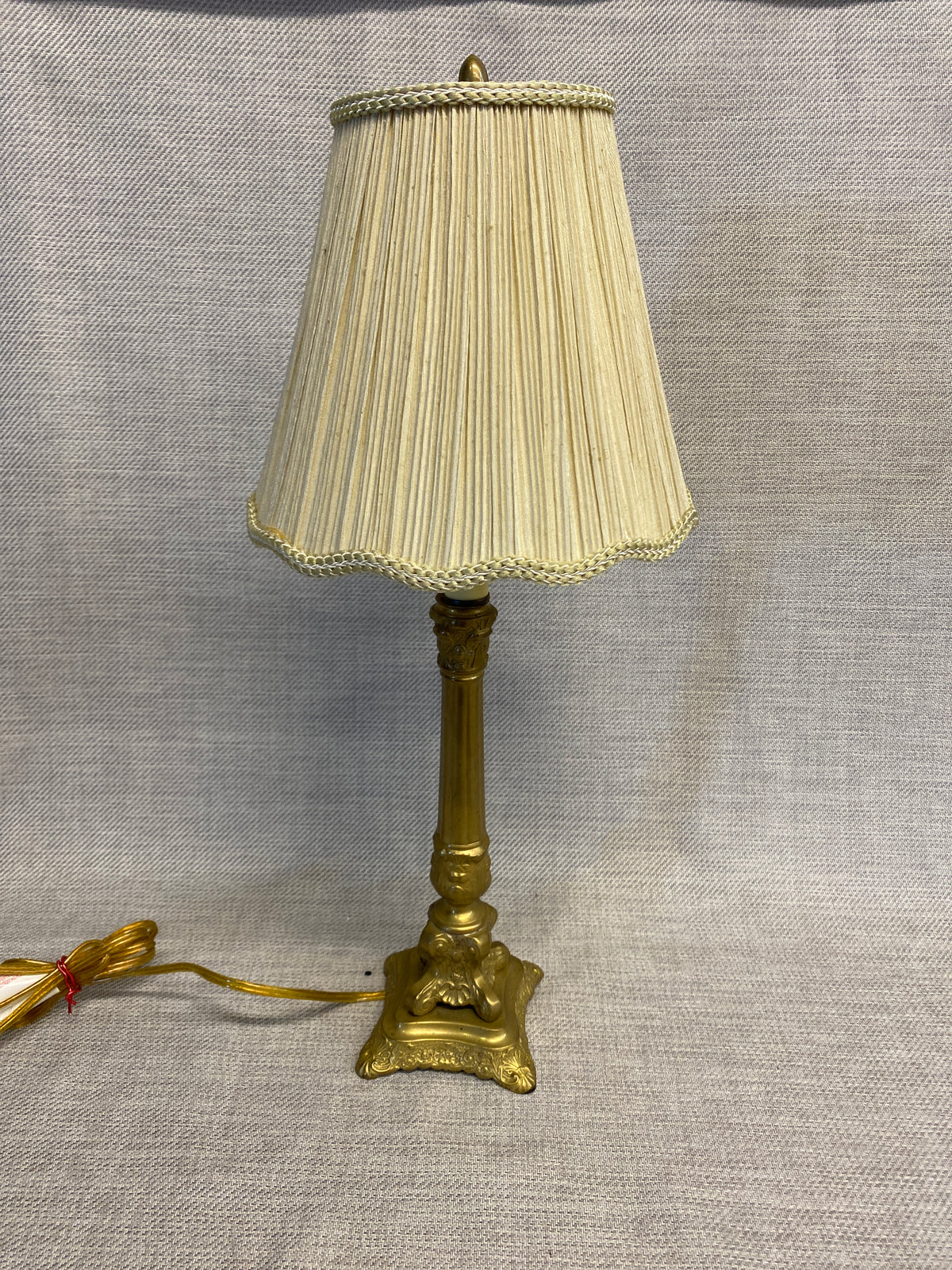 Metal Lamp - Brass Tone