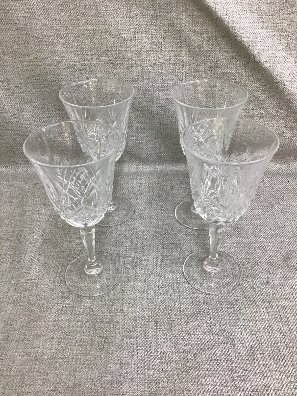 Cristal D'Arques Masquerade Claret Wine Glasses (4)