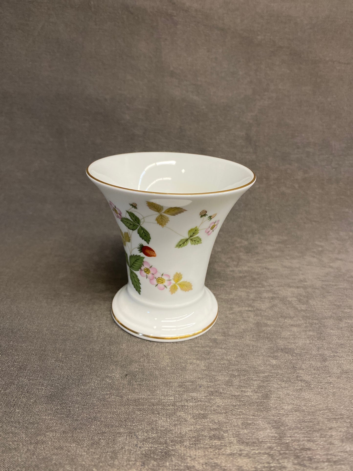 Wedgwood "Wild Strawberry" Posey Pot