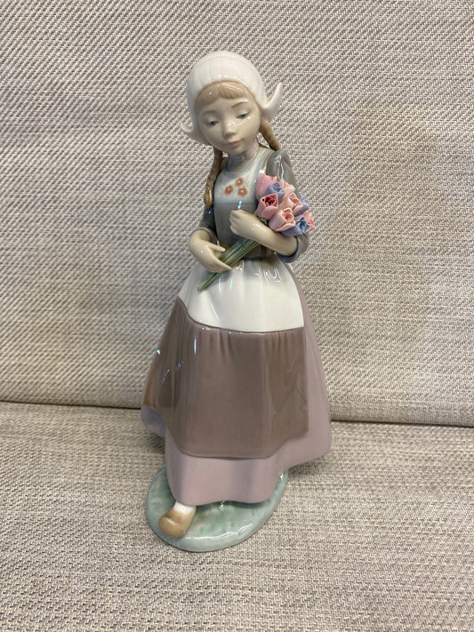 Lladro Ingrid with Flowers