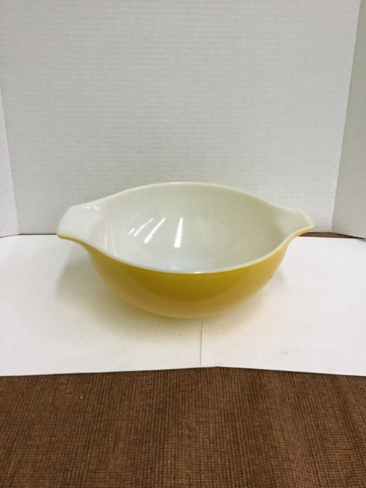 Vintage Pyrex Bowl- Yellow