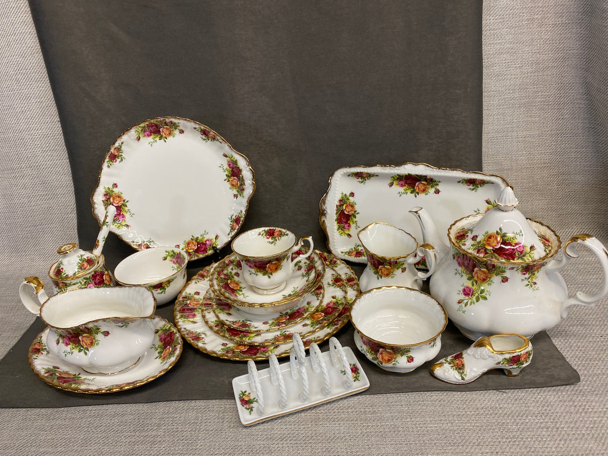 Old Country Roses 6PC Placesetting for 8 plus...