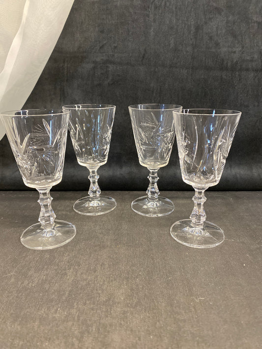 Set 4  Pinwheel Crystal Wine Glasses