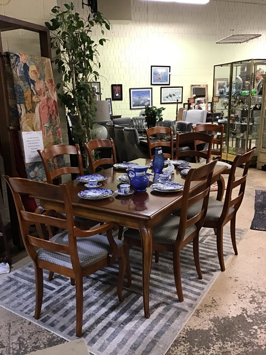 Dining Table & 8 Chairs