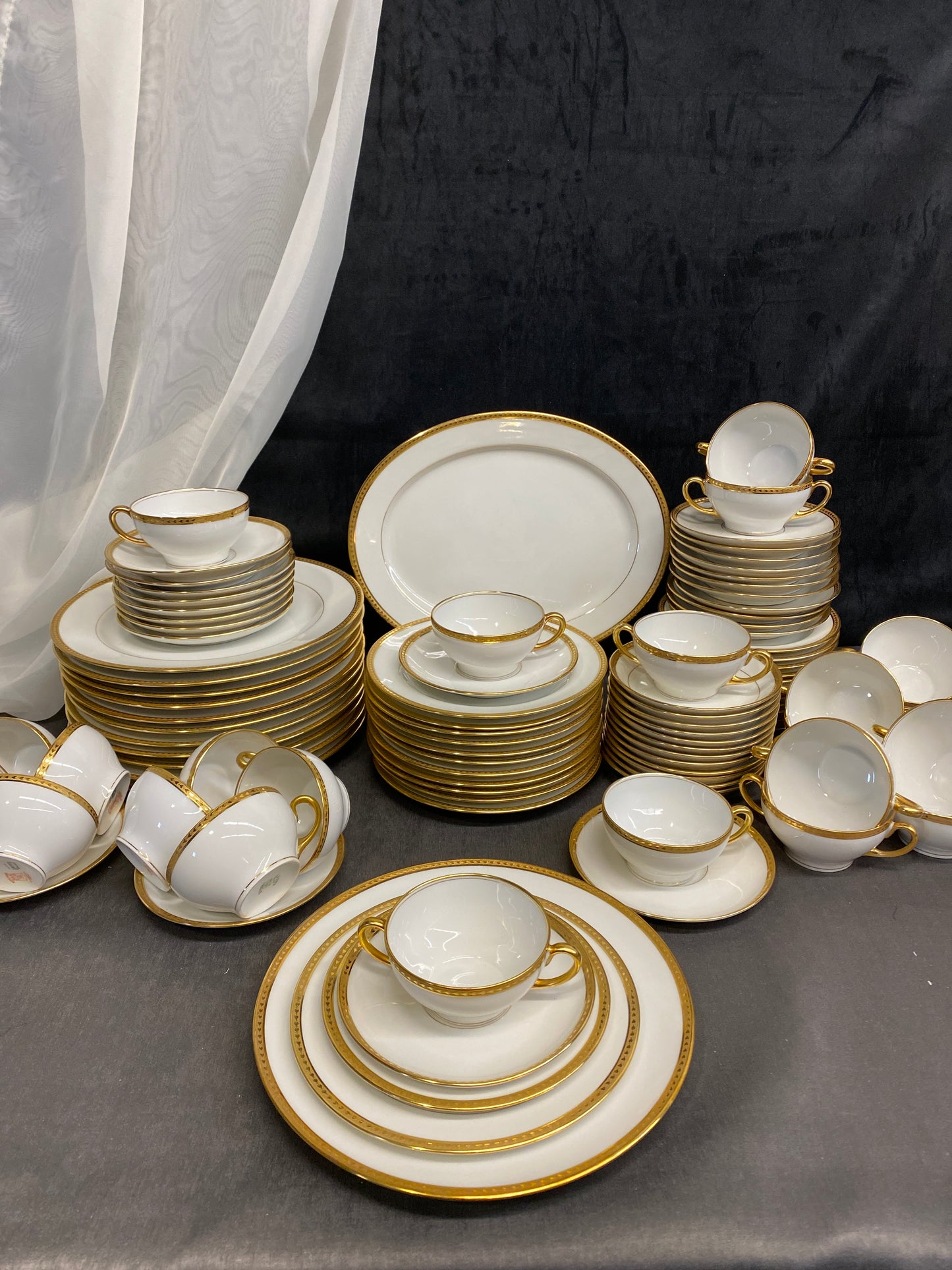 Elite Limoges - 8PC Setting For 11+