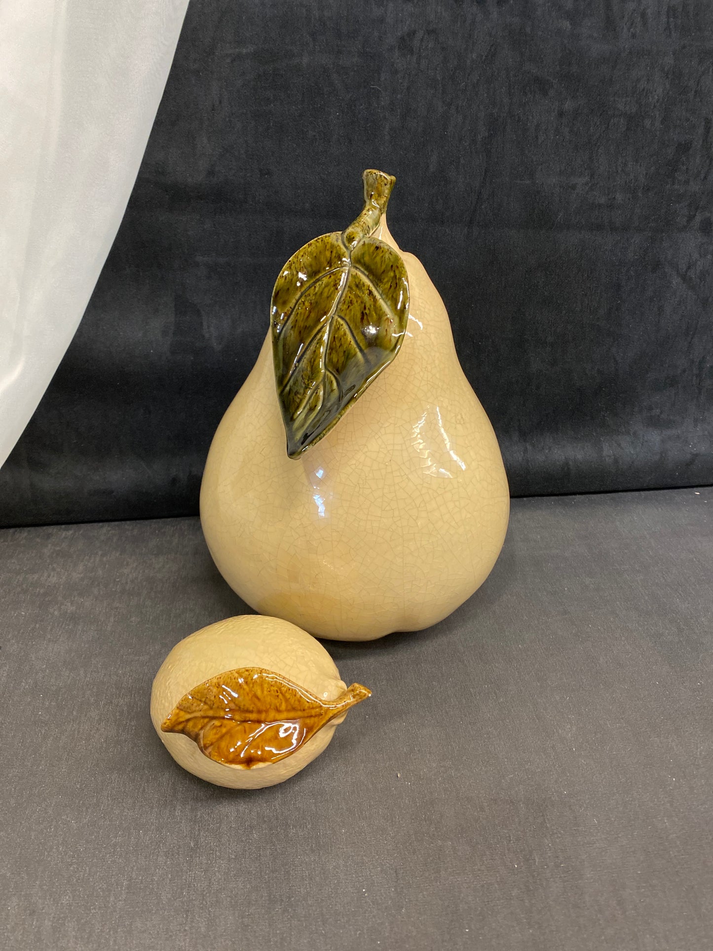 Set 2 Ceramic Fruit - Pear & Lemon