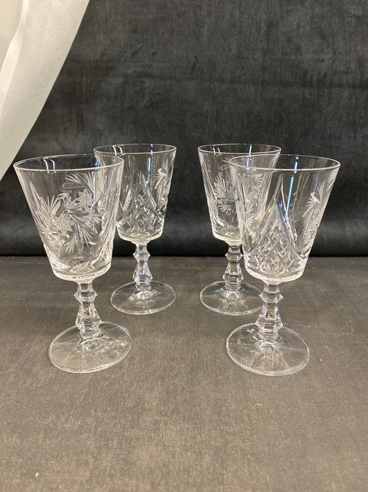 Set 4 Pinwheel Crystal Wine Glasses