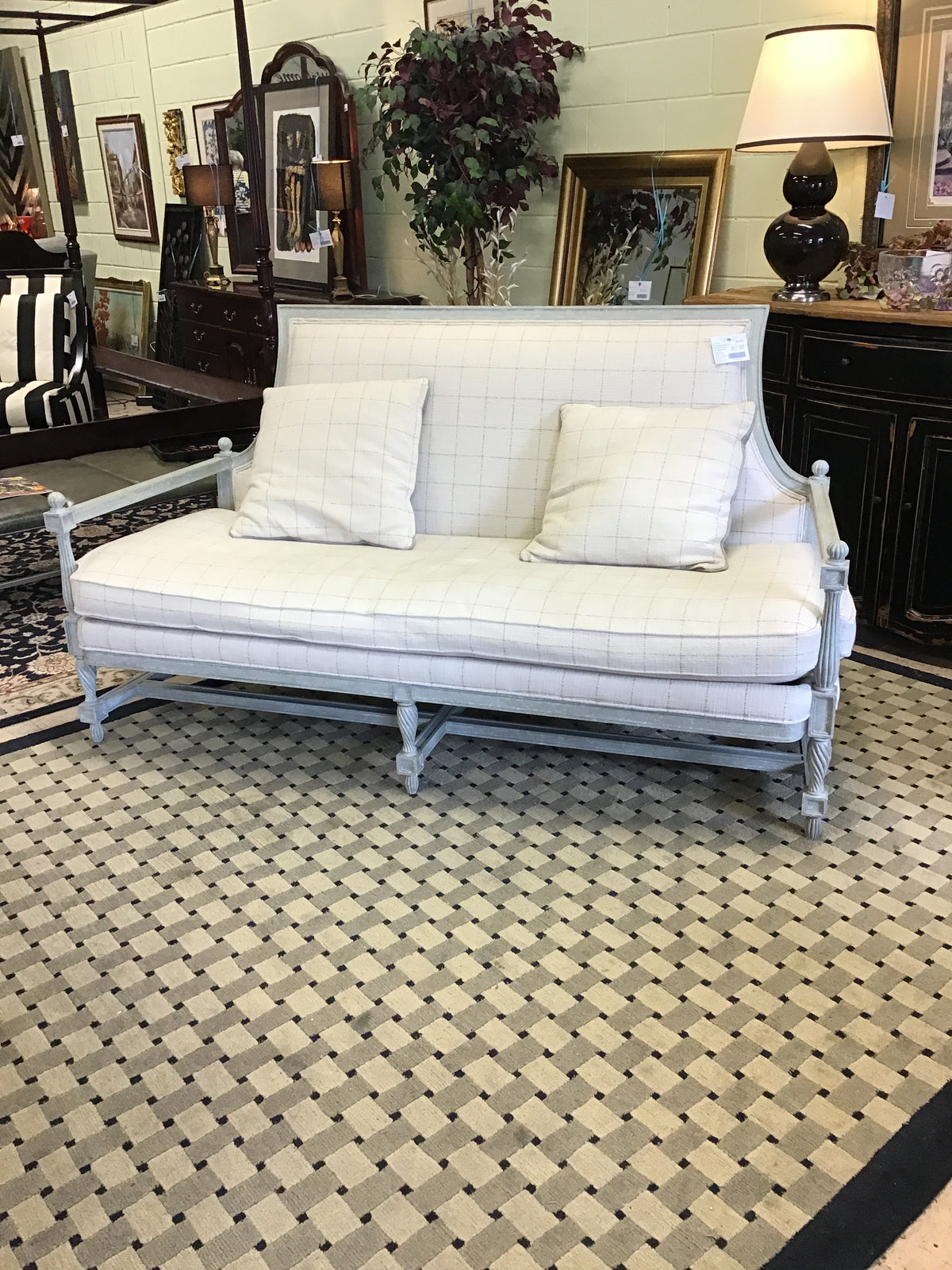 Schnadig Home Fr. Prov. Settee & 2 Toss Cushions