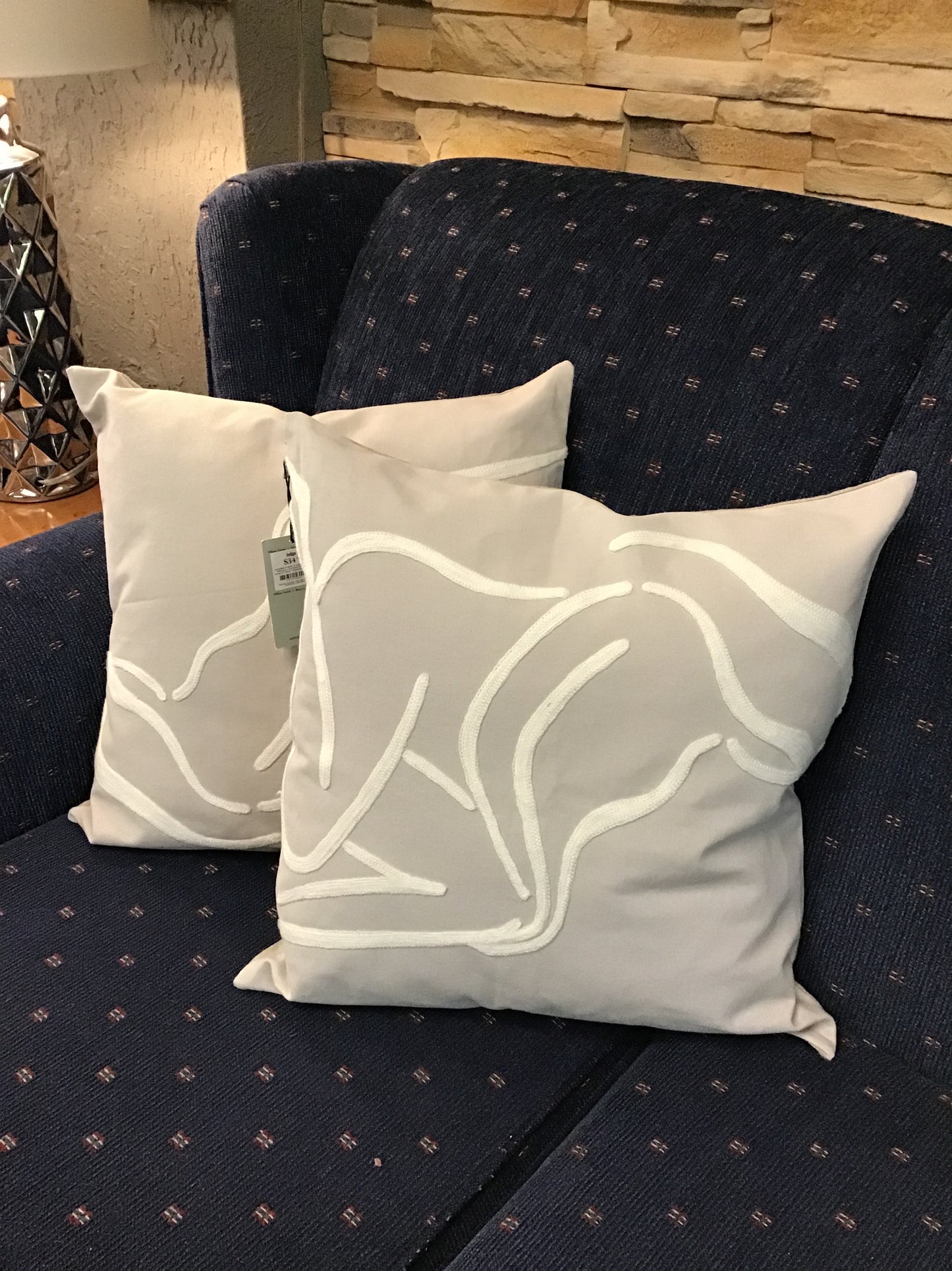 PR of Decorative Throw Cushions