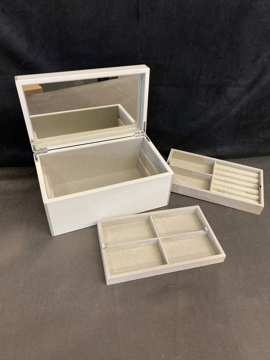 Swing Design Jewelry Box - White