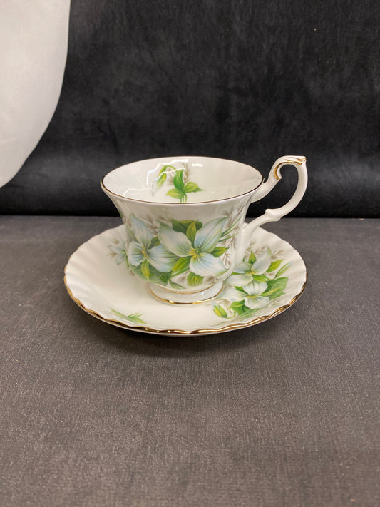 Royal Albert Teacup & Saucer - Trillium