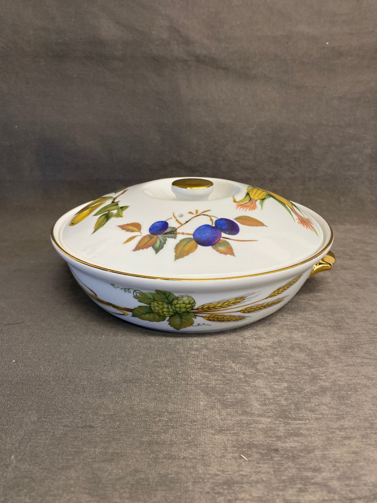 Evesham Lidded Entree Dish