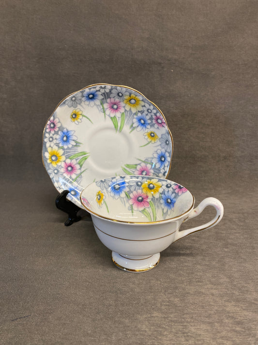 Royal Albert Teacup & Saucer - Maryland