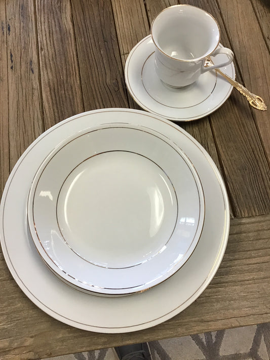 Tienshan 'Classic Gold' 12 Place Setting