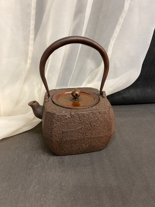Japanese Tetsubin Teapot - Brown