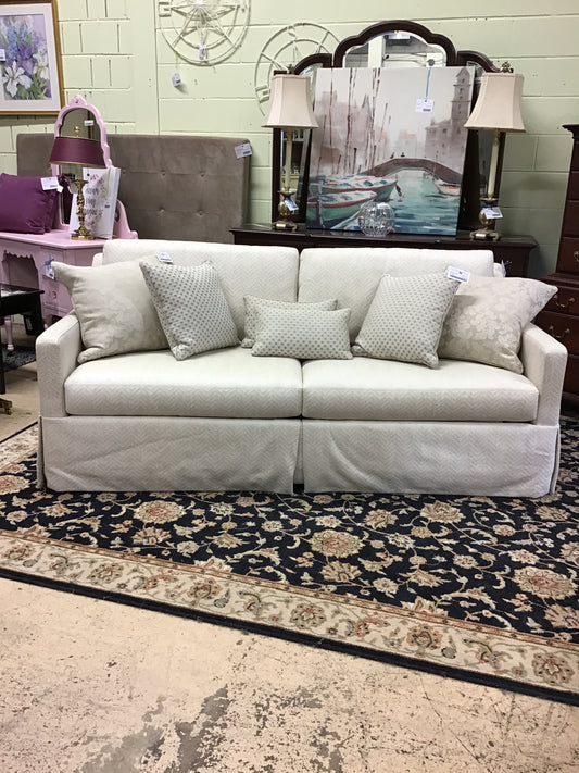 Ethan Allen Sofa & 6 Toss Cushions -Condition