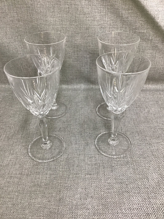 Lucia by Oneida Wine Glasses (4)